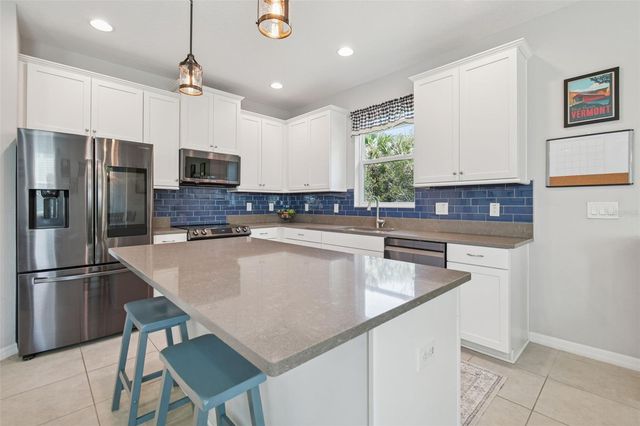 8213 BARNSIDE VIEW LANE, Gibsonton, FL 33534