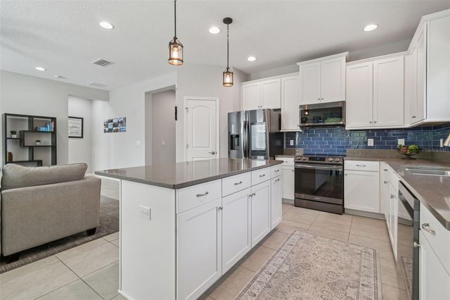 8213 BARNSIDE VIEW LANE, Gibsonton, FL 33534