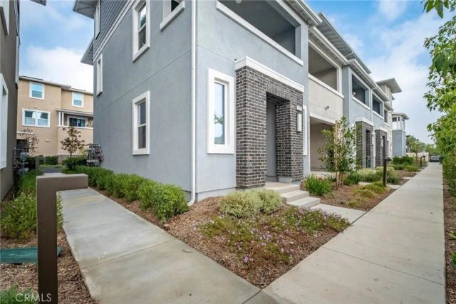 212 Farley Ln, Pomona, CA 91767