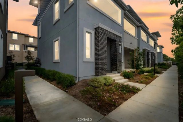 212 Farley Ln, Pomona, CA 91767