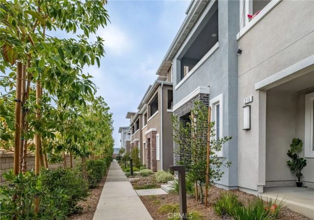 212 Farley Ln, Pomona, CA 91767