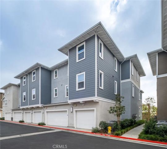 212 Farley Ln, Pomona, CA 91767