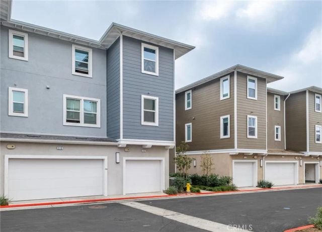 212 Farley Ln, Pomona, CA 91767