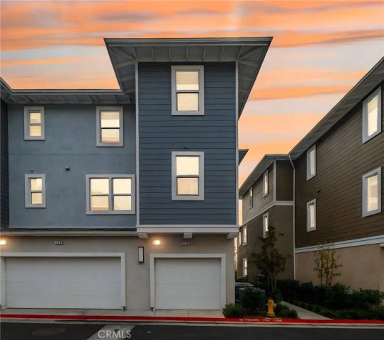 212 Farley Ln, Pomona, CA 91767