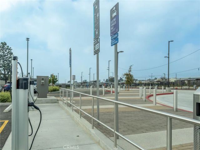 212 Farley Ln, Pomona, CA 91767