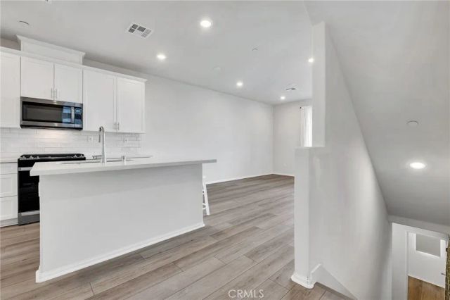 212 Farley Ln, Pomona, CA 91767