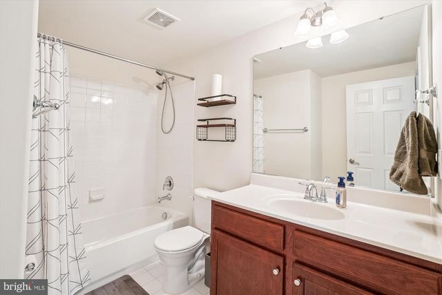 8761 ELLIS MILL DR, Gainesville, VA 20155