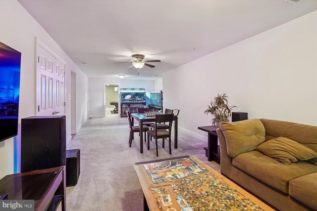 8761 ELLIS MILL DR, Gainesville, VA 20155