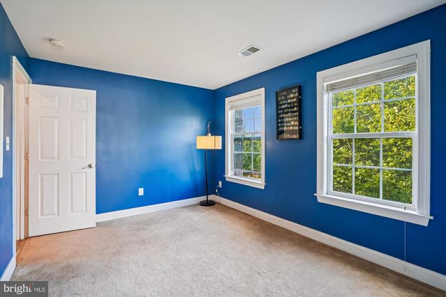 8761 ELLIS MILL DR, Gainesville, VA 20155