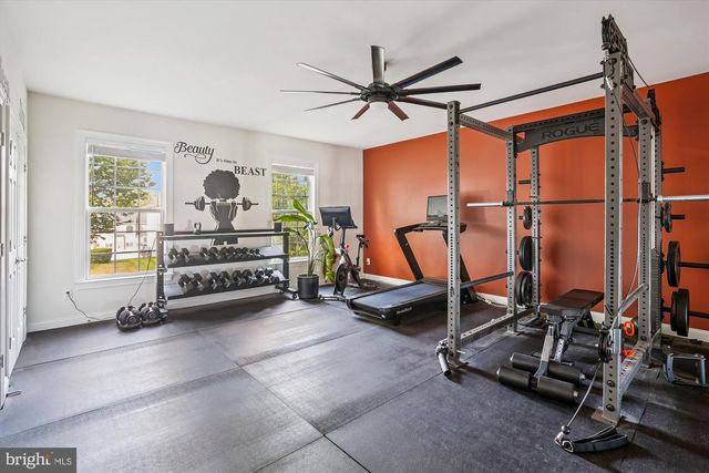 8761 ELLIS MILL DR, Gainesville, VA 20155