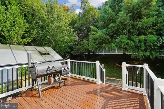 8761 ELLIS MILL DR, Gainesville, VA 20155