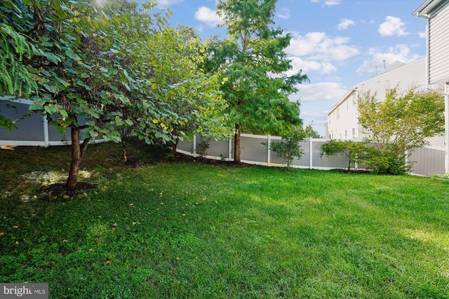 8761 ELLIS MILL DR, Gainesville, VA 20155