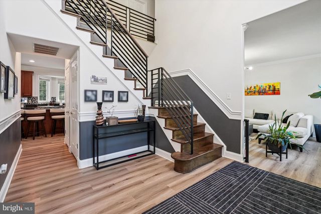 8761 ELLIS MILL DR, Gainesville, VA 20155