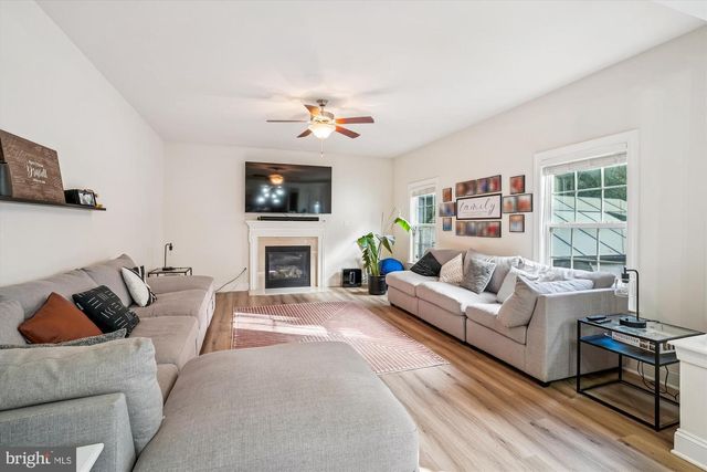 8761 ELLIS MILL DR, Gainesville, VA 20155