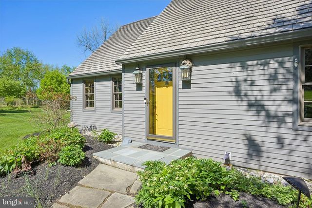 817 SHARON CIR, West Chester, PA 19382