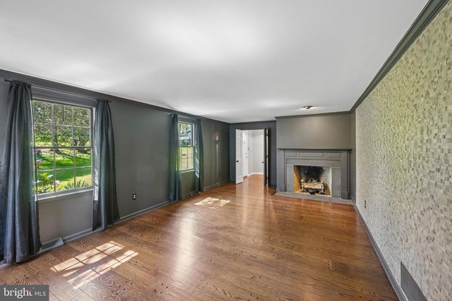 817 SHARON CIR, West Chester, PA 19382