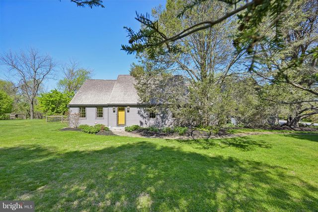 817 SHARON CIR, West Chester, PA 19382