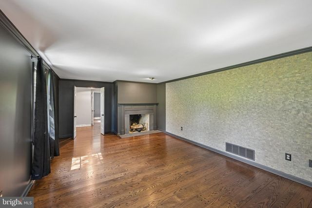 817 SHARON CIR, West Chester, PA 19382