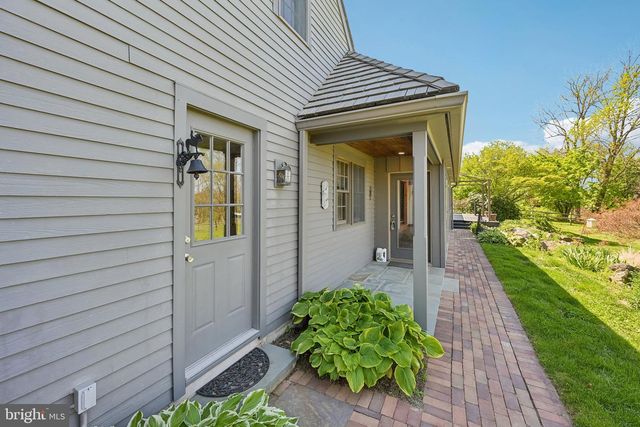 817 SHARON CIR, West Chester, PA 19382