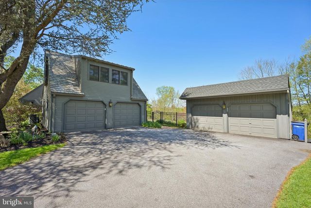 817 SHARON CIR, West Chester, PA 19382