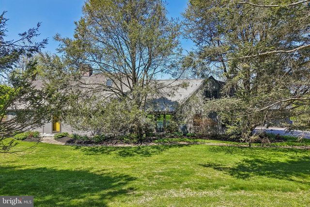 817 SHARON CIR, West Chester, PA 19382