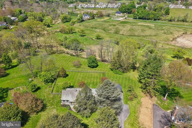 817 SHARON CIR, West Chester, PA 19382