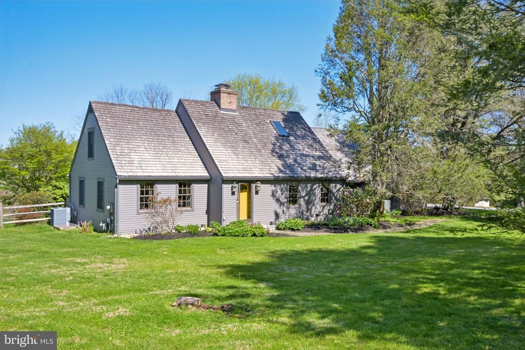 817 SHARON CIR, West Chester, PA 19382