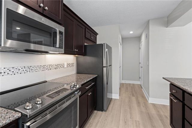 4904 NW Barry Road, Kansas City, MO 64154