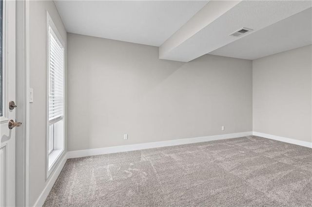 4904 NW Barry Road, Kansas City, MO 64154