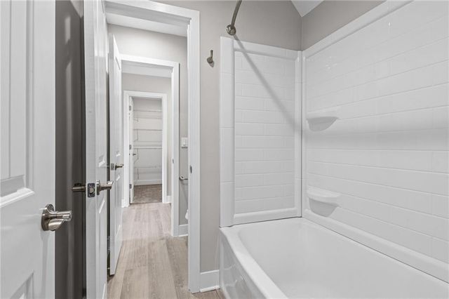 4904 NW Barry Road, Kansas City, MO 64154