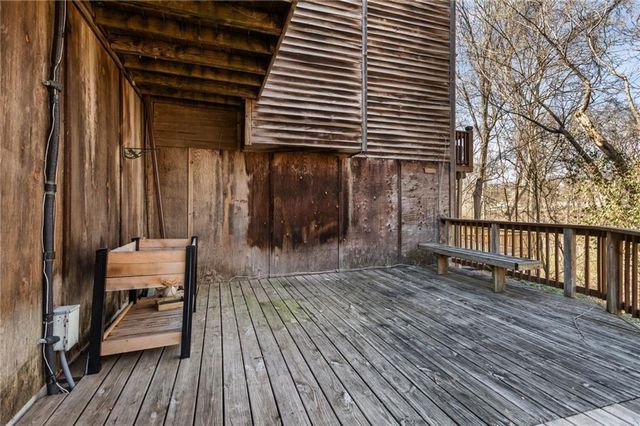 4904 NW Barry Road, Kansas City, MO 64154