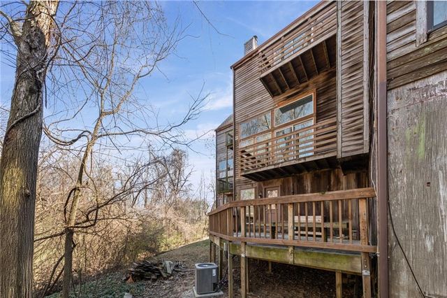 4904 NW Barry Road, Kansas City, MO 64154