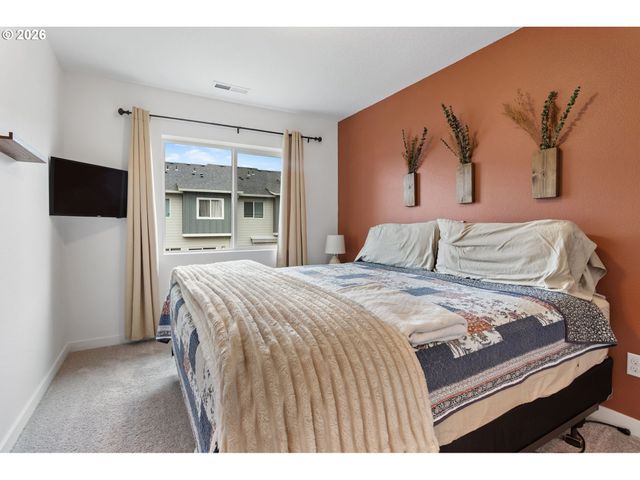 808 S 23RD Ave, Cornelius, OR 97113