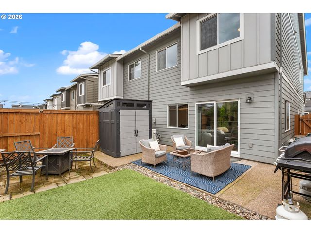808 S 23RD Ave, Cornelius, OR 97113
