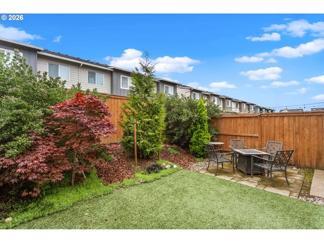808 S 23RD Ave, Cornelius, OR 97113