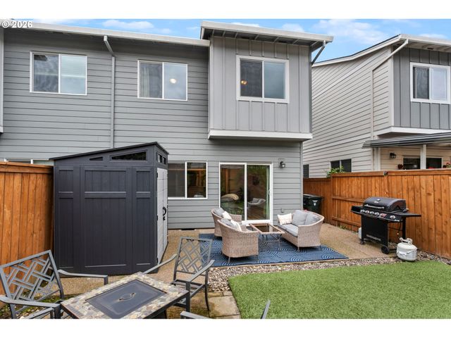 808 S 23RD Ave, Cornelius, OR 97113
