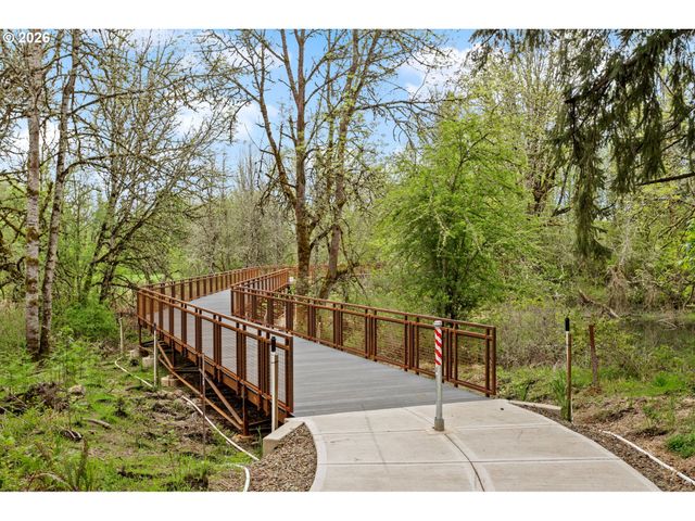 808 S 23RD Ave, Cornelius, OR 97113