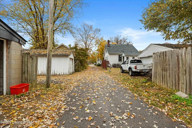 4109 Bank St, Louisville, KY 40212