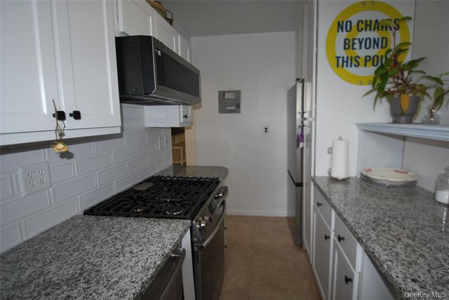 4 Stokes Road 2C, Yonkers, NY 10710