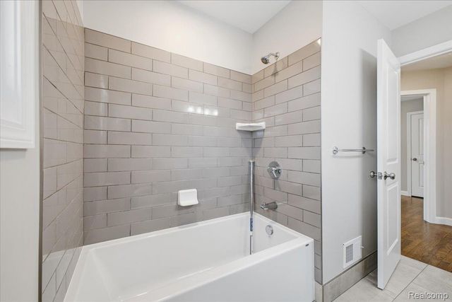 2506 Linwood Avenue, Royal Oak, MI 48073