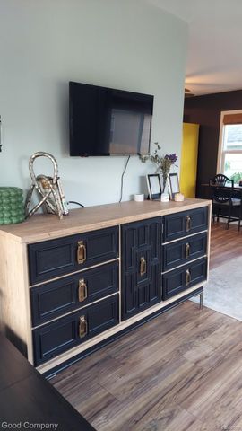 320 CHESTNUT Avenue, Hazel Park, MI 48030