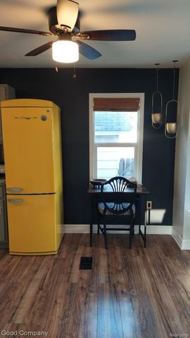 320 CHESTNUT Avenue, Hazel Park, MI 48030