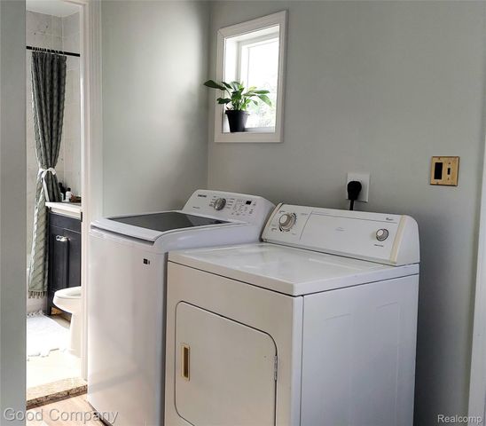 320 CHESTNUT Avenue, Hazel Park, MI 48030