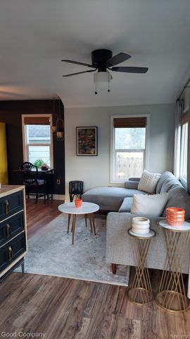 320 CHESTNUT Avenue, Hazel Park, MI 48030