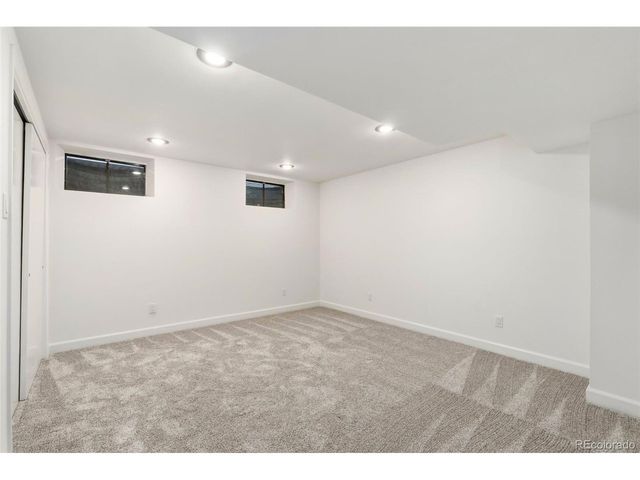 425 W 4th Avenue Dr, Broomfield, CO 80020