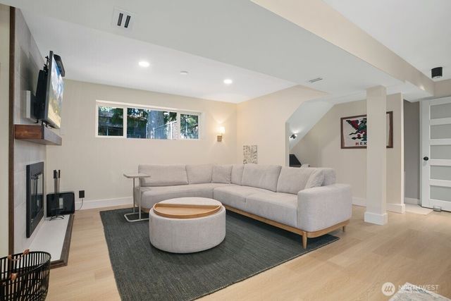 19911 34th Drive SE, Bothell, WA 98012