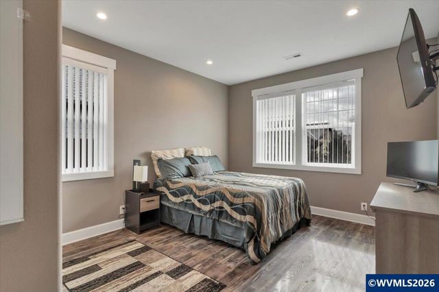 680 NW 11th Av, Canby, OR 97013