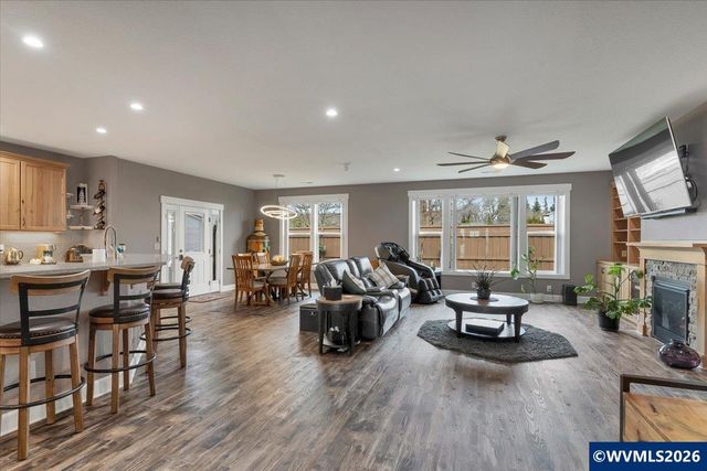 680 NW 11th Av, Canby, OR 97013