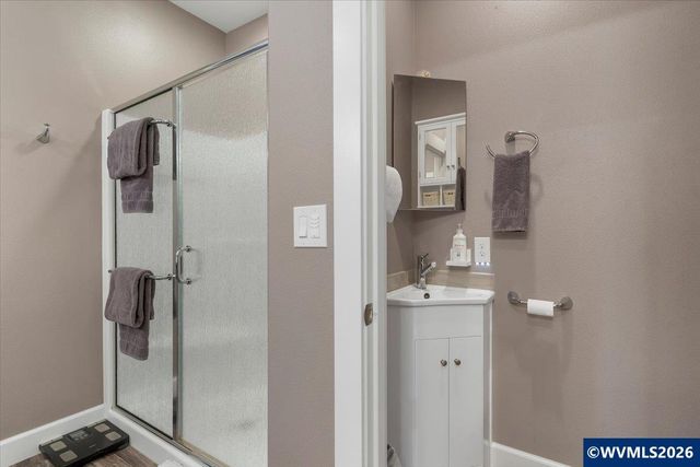 680 NW 11th Av, Canby, OR 97013