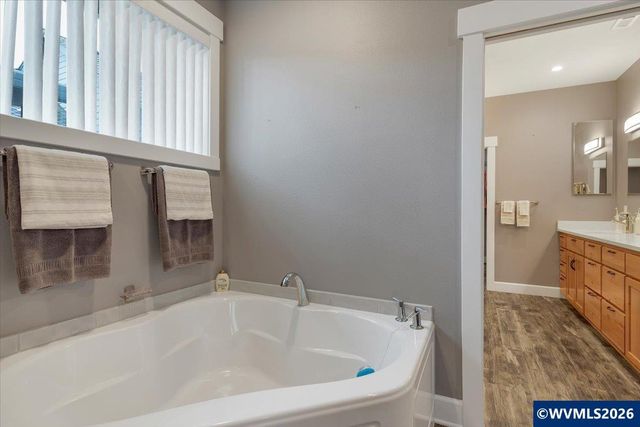 680 NW 11th Av, Canby, OR 97013